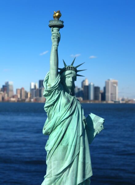 Hình ảnh tượng Nữ Thần Tự Do và thành phố New york phía xa