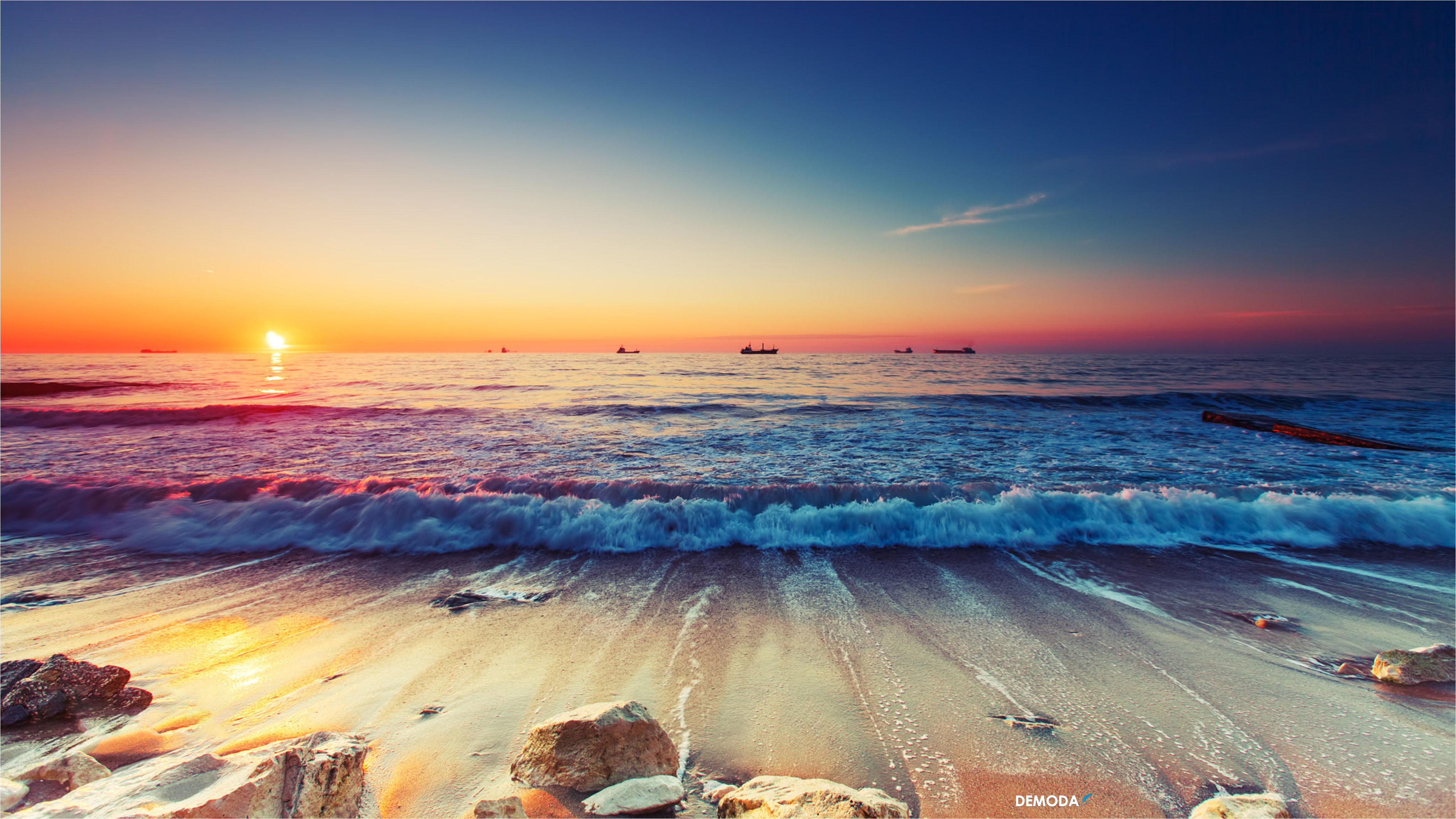 Hình ảnh biển đẹp là món quà tuyệt vời để đem đến cho bạn bình yên và sự thư thái. Bạn sẽ bị cuốn hút bởi vẻ đẹp hoang sơ của các bãi biển, những đợt sóng lớn và cát trắng. Hãy xem và tận hưởng!