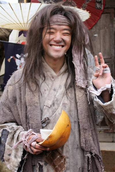 Ảnh ăn xin hài hước cười tươi