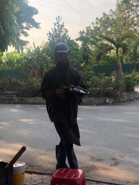 Ảnh ăn xin hài hước đen nguyên cây