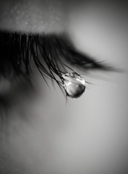 Imagen de avatar en blanco y negro lágrimas tristes