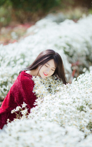 ảnh cười đẹp bên cúc họa mi