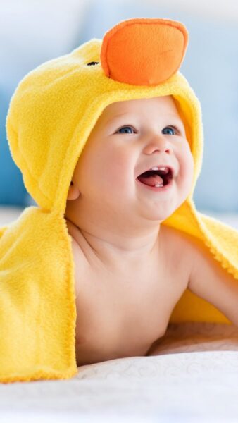 ảnh em bé dễ thương cười tươi rói