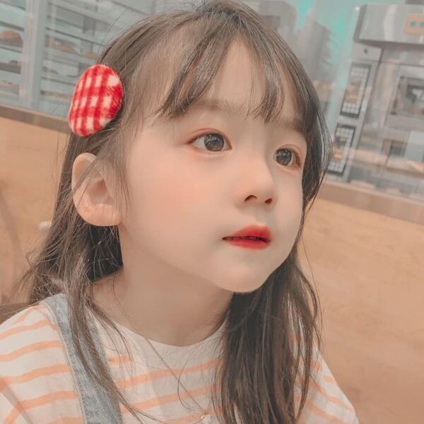 ảnh em bé dễ thương và đáng yêu