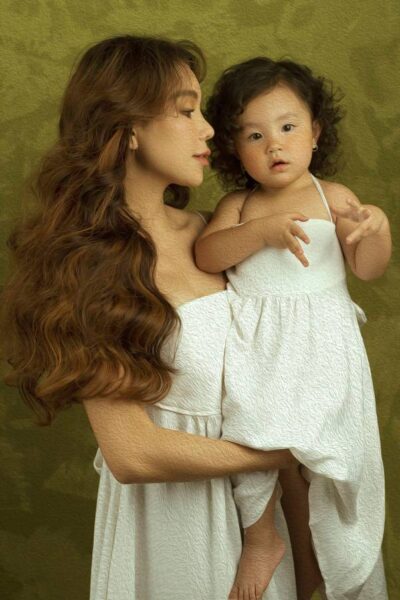 ảnh Mẹ và bé gái