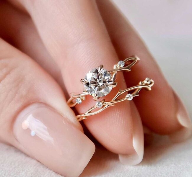 Ảnh nhẫn cưới xoắn gai