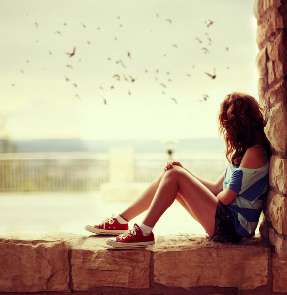 Ảnh sad girl ngồi 1 mình