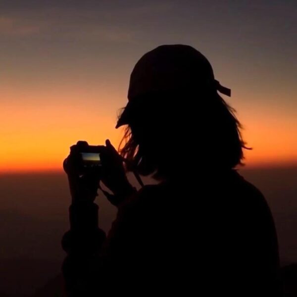 Ảnh sad khi chỉ có 1 mình khi hoàng hôn