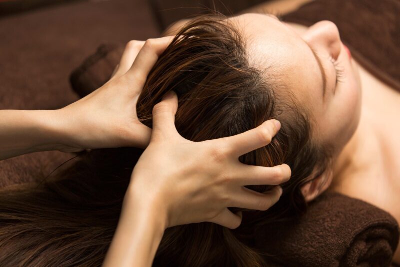 hình ảnh spa với massage đầu