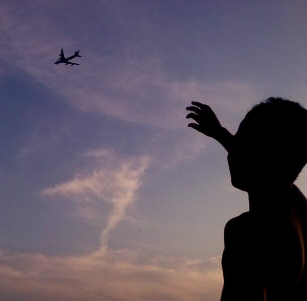 ảnh tạm biệt khi có người đi xa