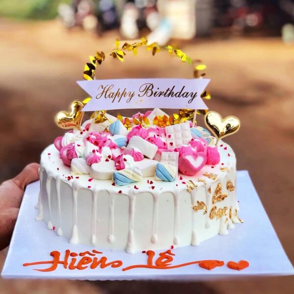 Bánh sinh nhật dễ thương tặng người lớn