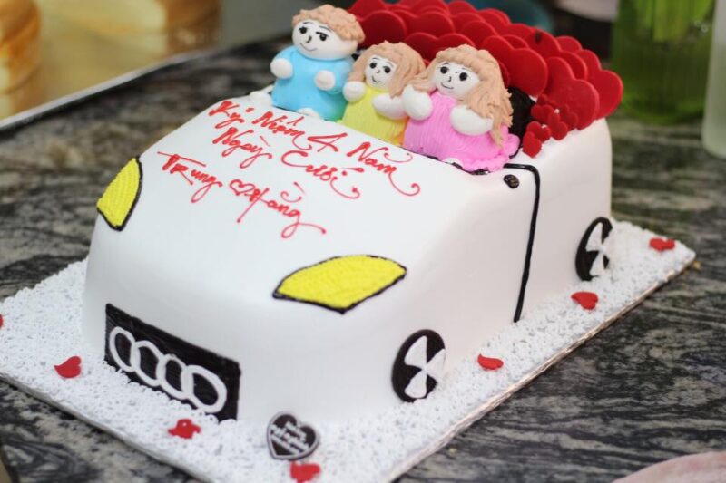 Bánh sinh nhật ngộ nghĩnh hình ô tô