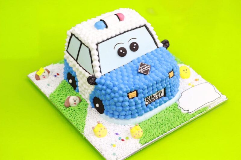 Bánh sinh nhật ngộ nghĩnh hình ô tô xanh biển