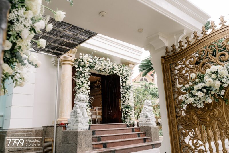 Cổng hoa cưới màu trắng
