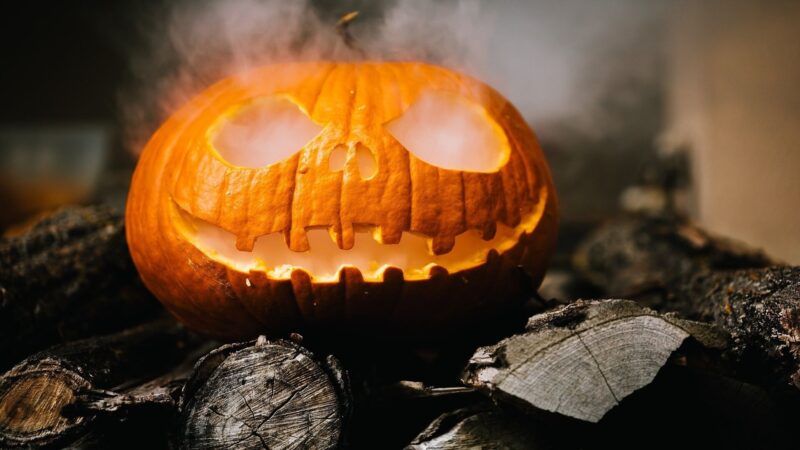 Hình ảnh bìa Halloween gương mặt của bí ngô