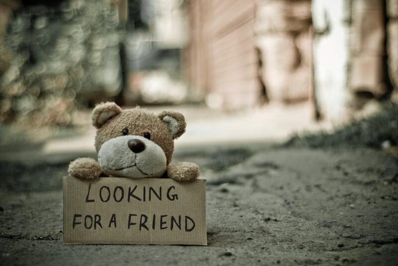 hình ảnh buồn một mình looking for a friend