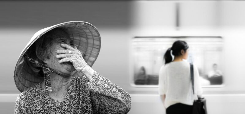 Hình ảnh buồn nhớ mẹ chờ con