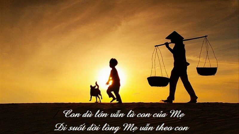 Hình ảnh buồn nhớ mẹ trở về tuổi thơ