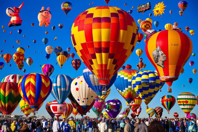 Hình ảnh khinh khí cầu mùa lễ hội