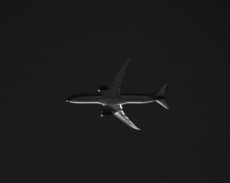hình ảnh máy bay đen