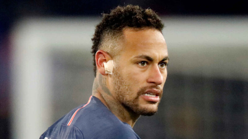 Neymars Nahbild ist scharf
