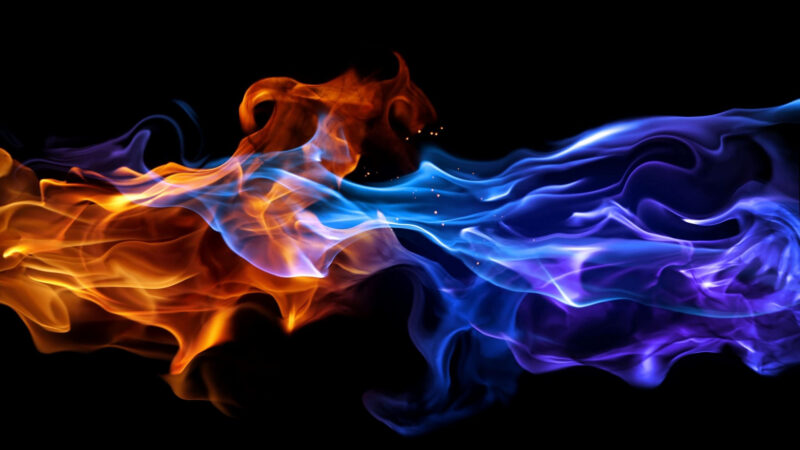 Hình ảnh ngọn lửa đỏ và xanh
