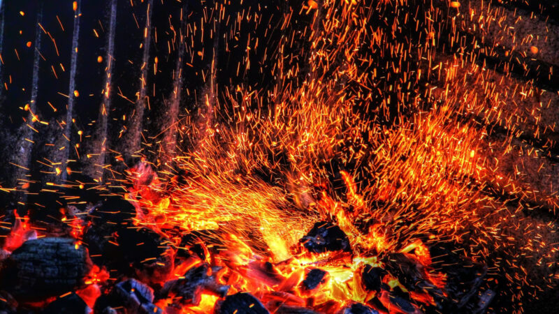 Hình ảnh ngọn lửa và ánh đỏ