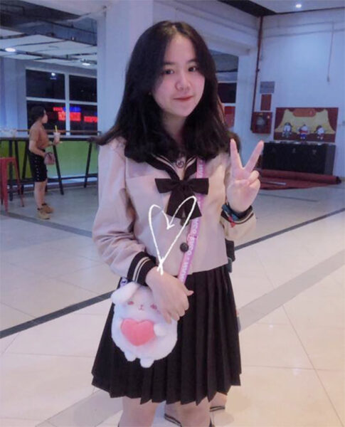 Hình ảnh Simmy trong quán cafe