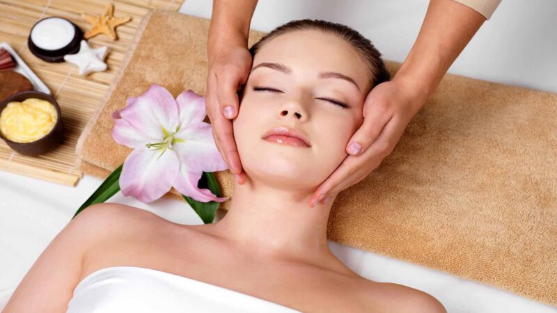 Hình ảnh spa massage mặt