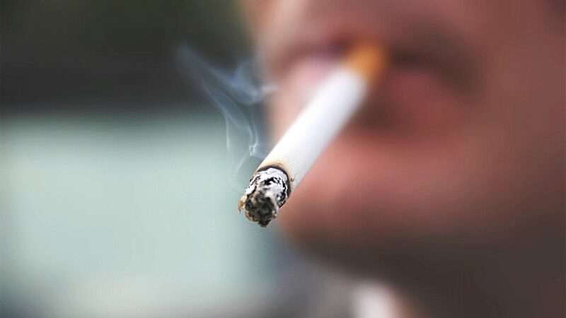 Hình ảnh thuốc lá đang cháy