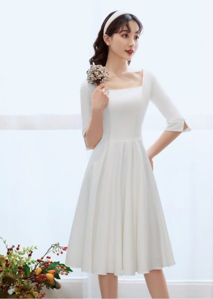 Hình ảnh váy cưới dáng ngắn cổ vuông