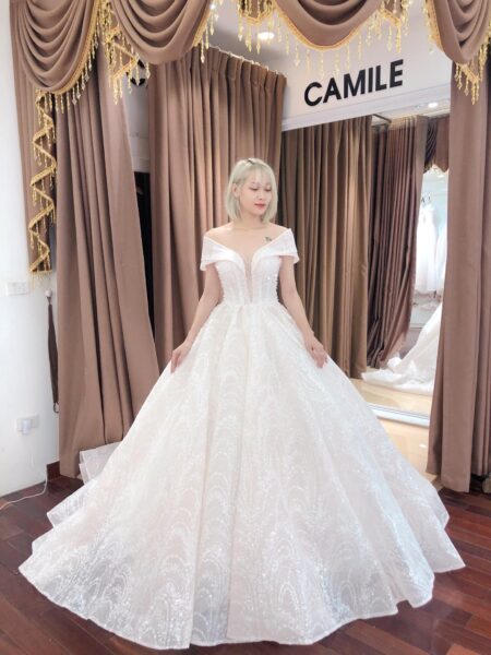 Hình ảnh váy cưới trễ vai