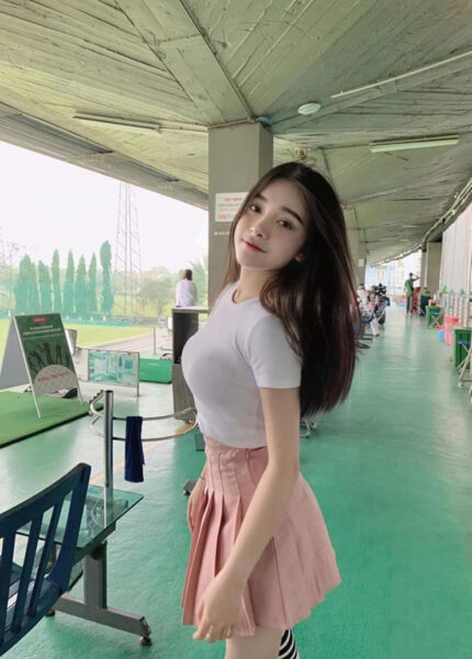 Hình gái xinh mặc váy xếp ly ngắn đẹp nhất