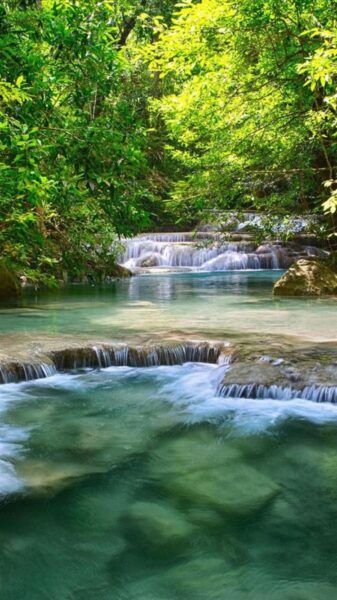 Hình nền thác nước đẹp cho điện thoại