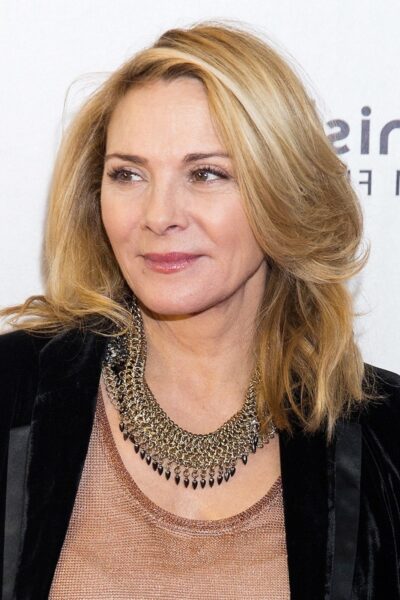 Kiểu tóc đẹp cho phụ nữ tuổi 50 cắt ngắn chấm vai