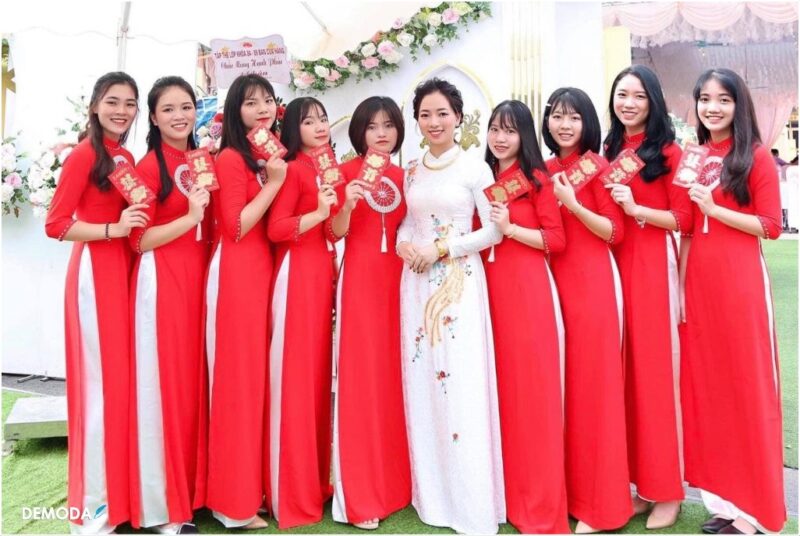 mẫu áo dài bưng quả