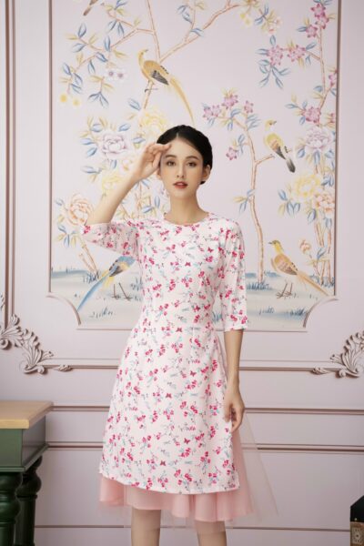 Mẫu áo dài cách tân hồng hoa nhí