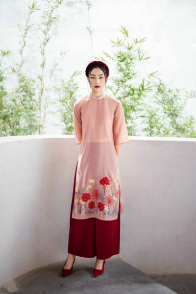Mẫu áo dài cách tân hồng phối đỏ