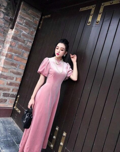 mẫu áo dài cách tân hồng vải nhung