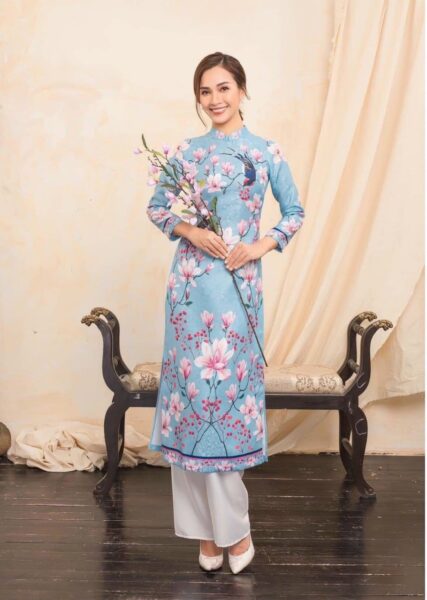 Mẫu áo dài cách tân màu xanh biển