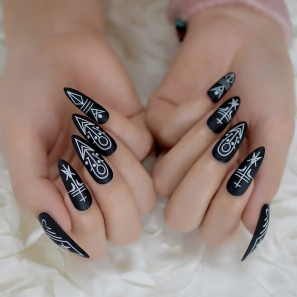 mẫu móng ombre đen đẹp