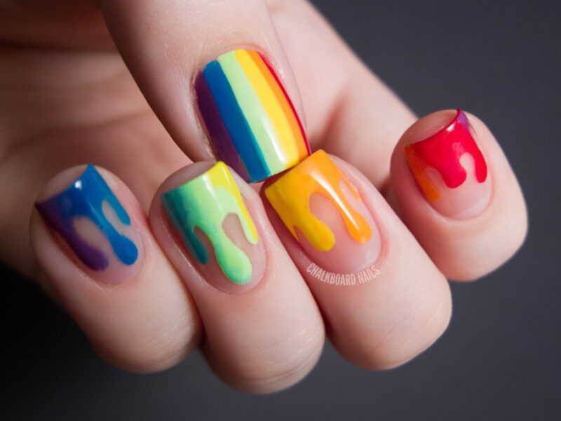 Mẫu nail cầu vồng nước chảy phá cách