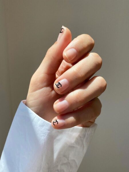 Mẫu nail Channel nền trong suốt