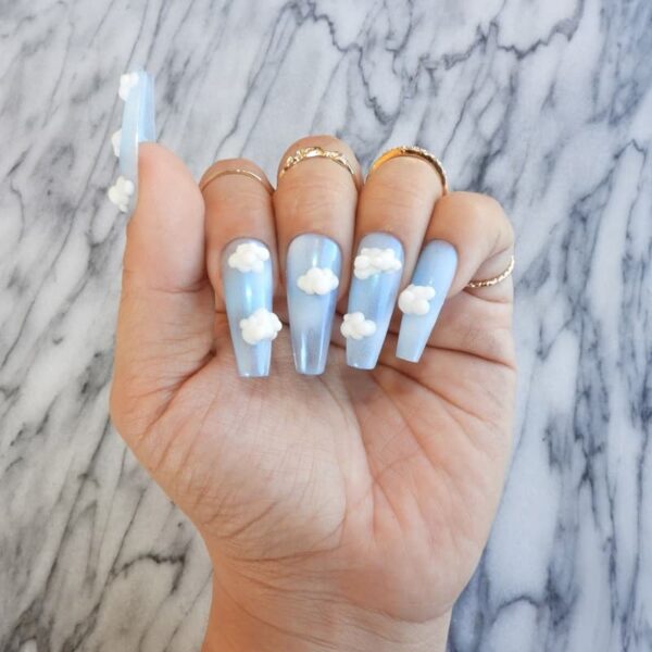 Mẫu nail đám mây dán nổi