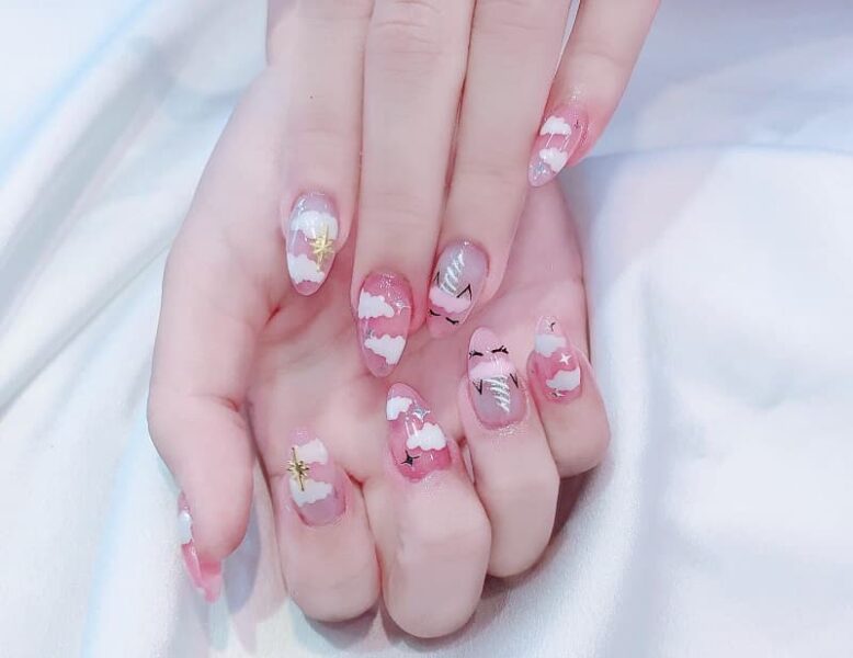 Mẫu nail đám mây hồng phấn