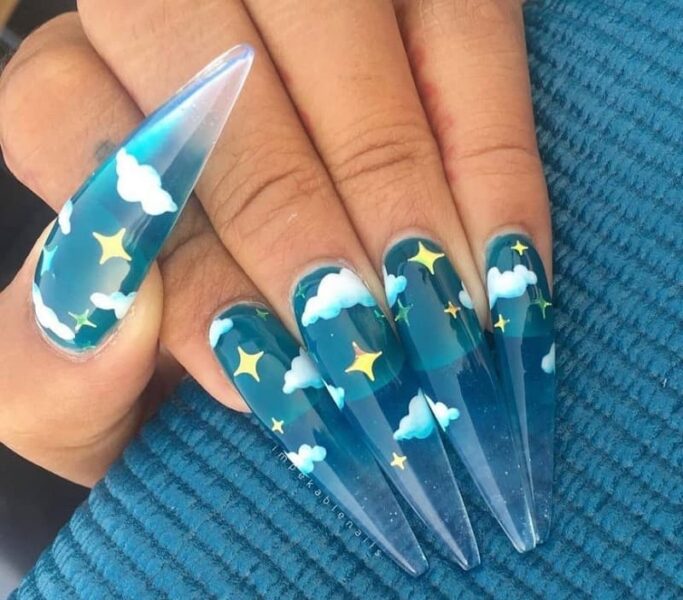 Mẫu nail đám mây nền xanh trong suốt