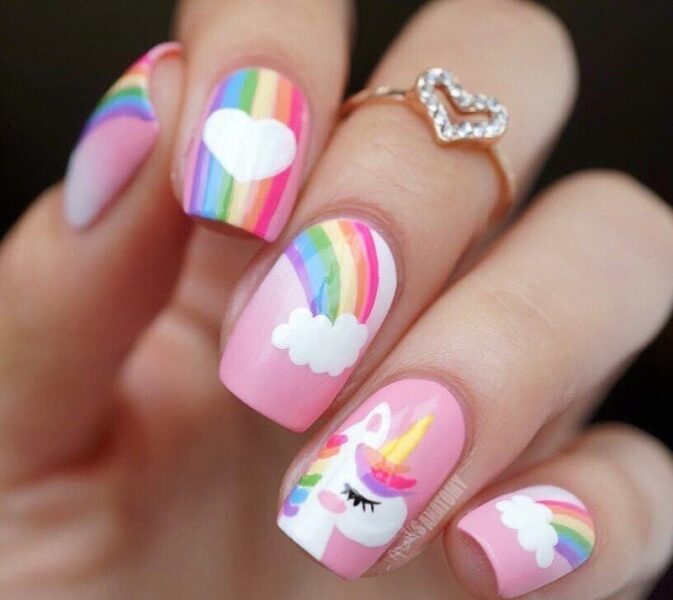 Mẫu nail đám mây và ngựa thần