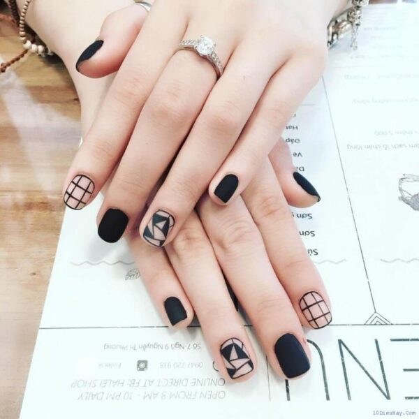 Mẫu nail đẹp nhẹ nhàng kẻ sọc