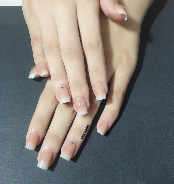Mẫu nail đẹp nhẹ nhàng màu nâu ombre