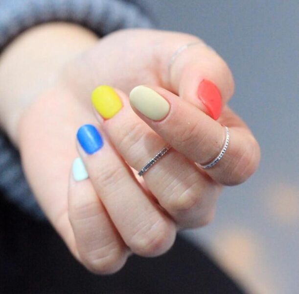 Mẫu nail đẹp nhẹ nhàng nhiều màu